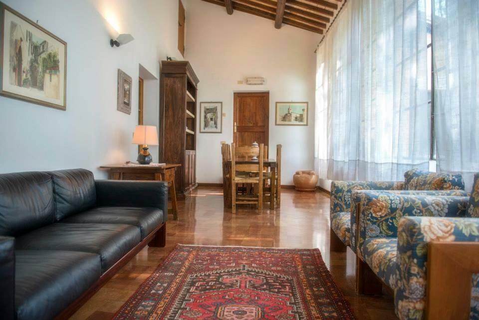 Casa Dei Lecci Διαμέρισμα Φολίνιο Εξωτερικό φωτογραφία